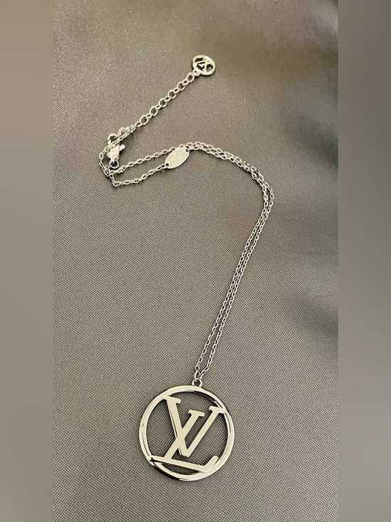 Louis Vuitton Jewelry - Silver LV Circle Pendant Necklace